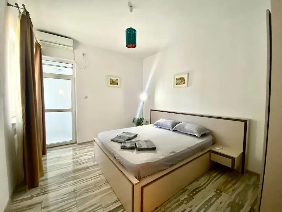 Stylish Ultacentral Old Town Бухарест