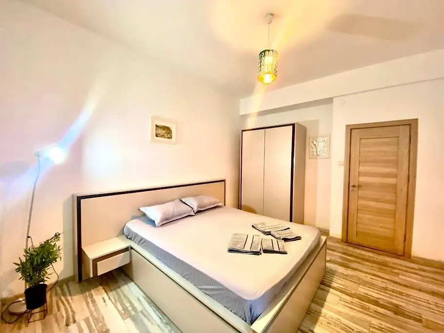 Stylish Ultacentral Old Town Бухарест